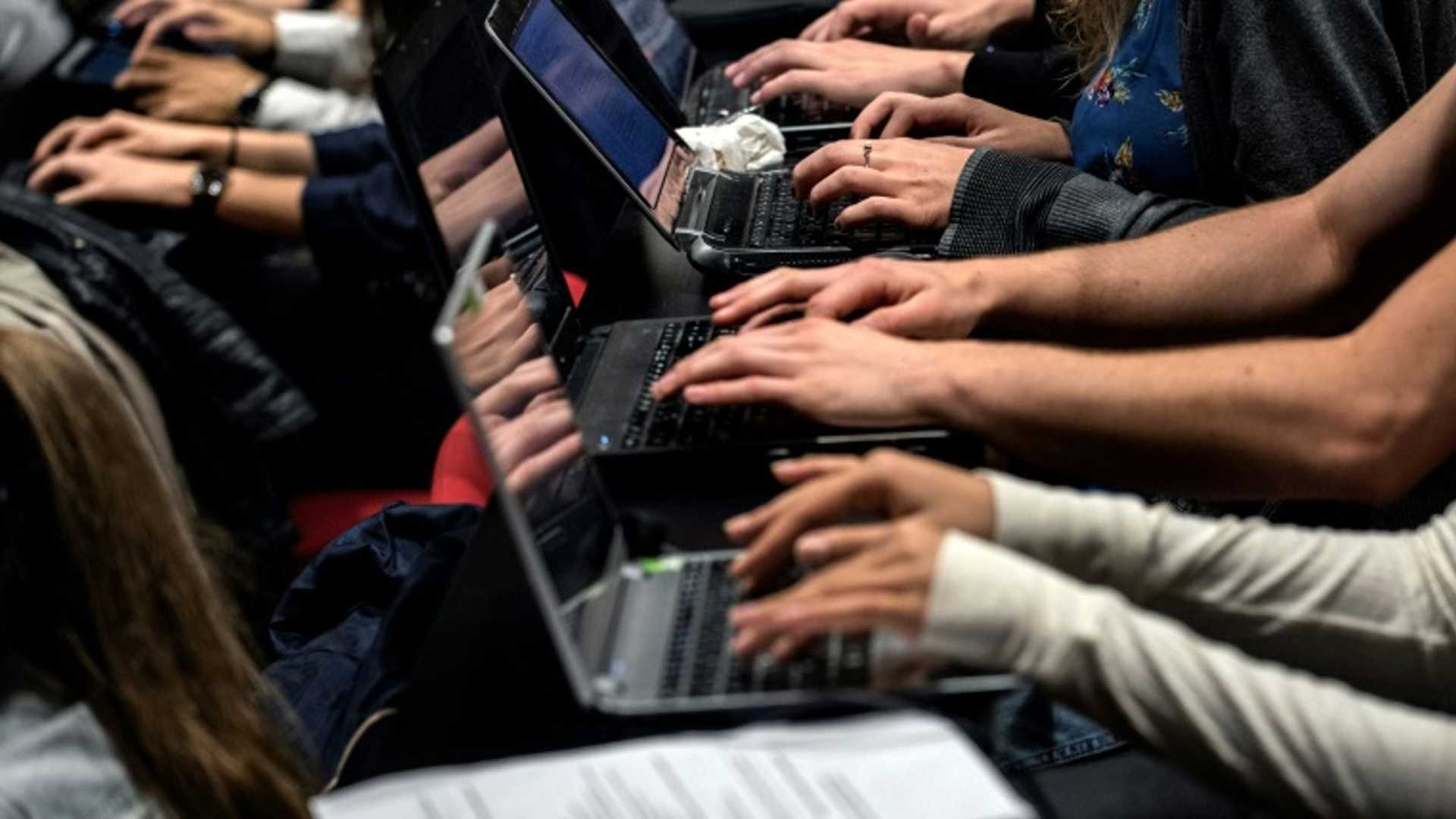 Balancing Technology and Writing: The ChatGPT Dilemma