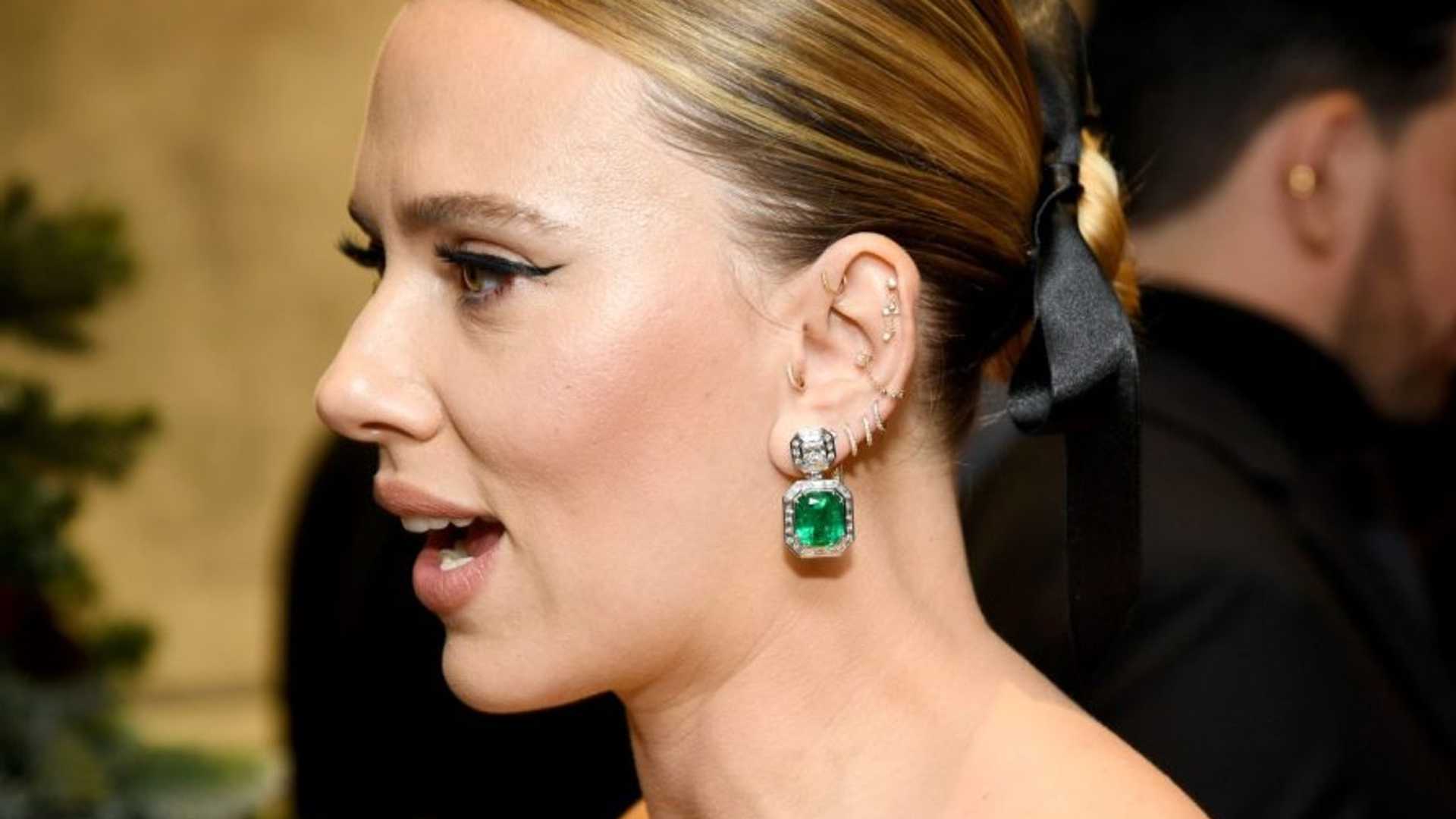 SAG-AFTRA Backs Scarlett Johansson in AI Voice Controversy