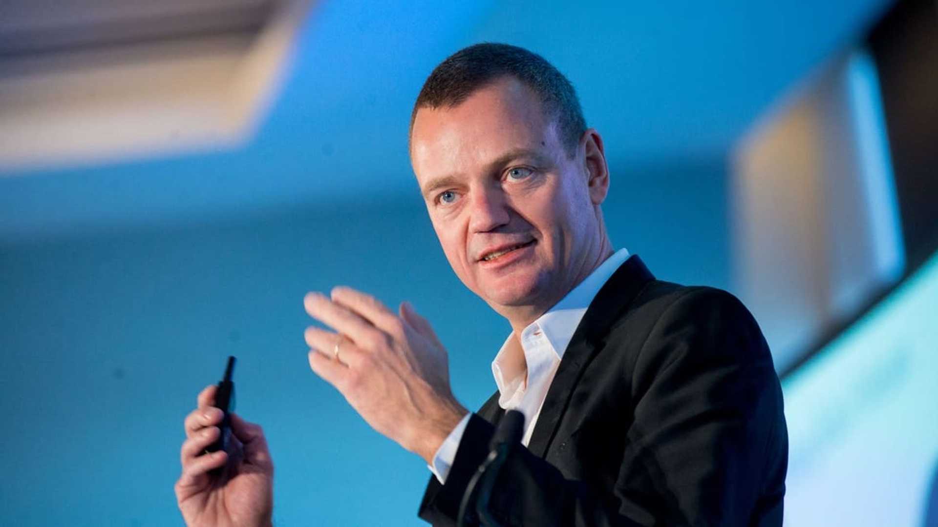 The Double-Edged Sword of Generative AI in Cybersecurity