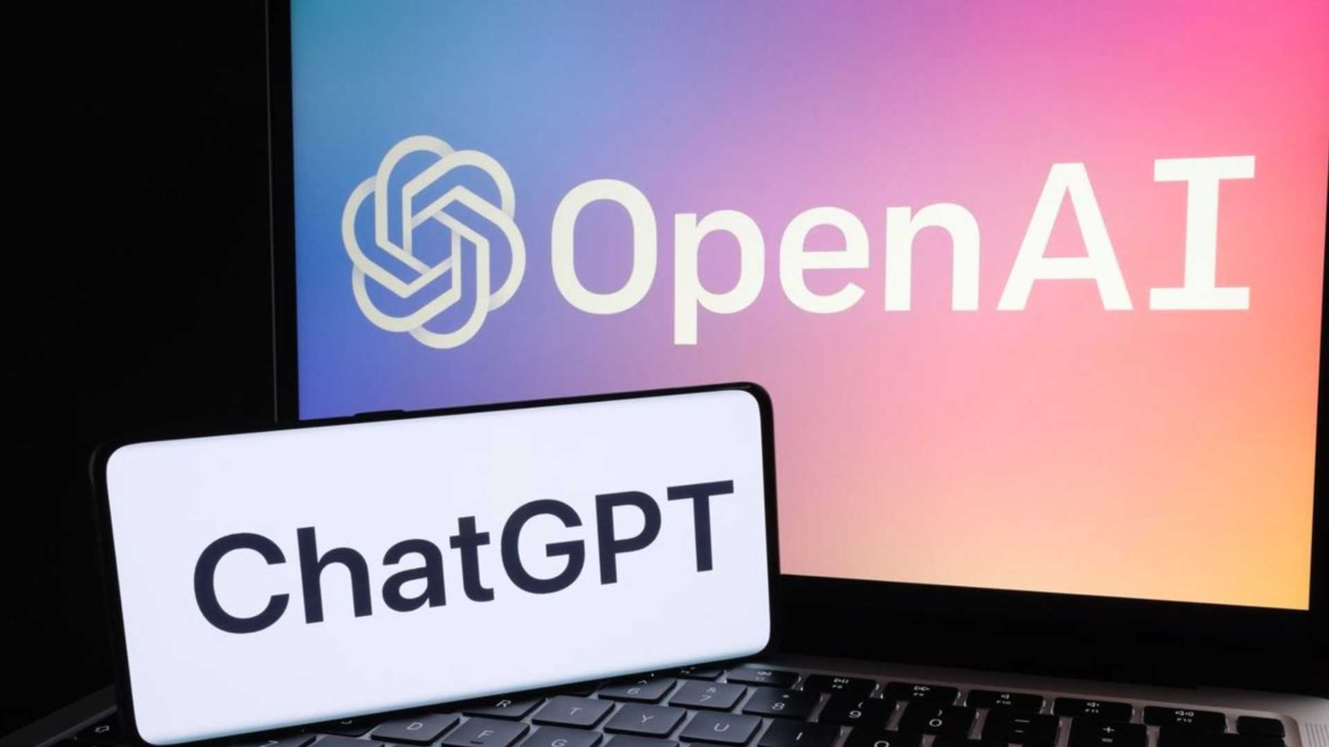 Elevate Customer Experiences: Decoding ChatGPT Free vs Paid