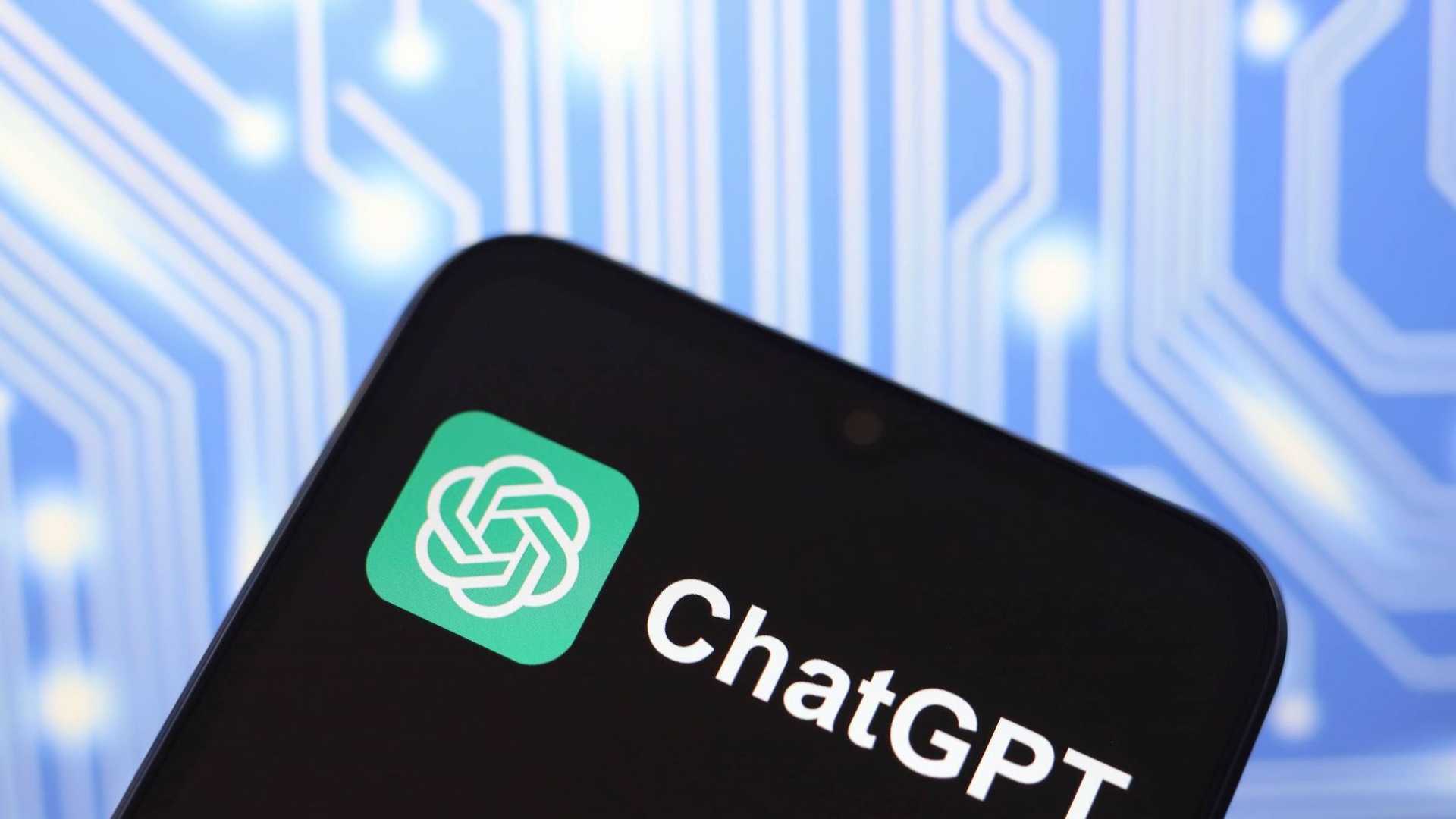 Exploring ChatGPT's Image Watermark Testing for Free Users