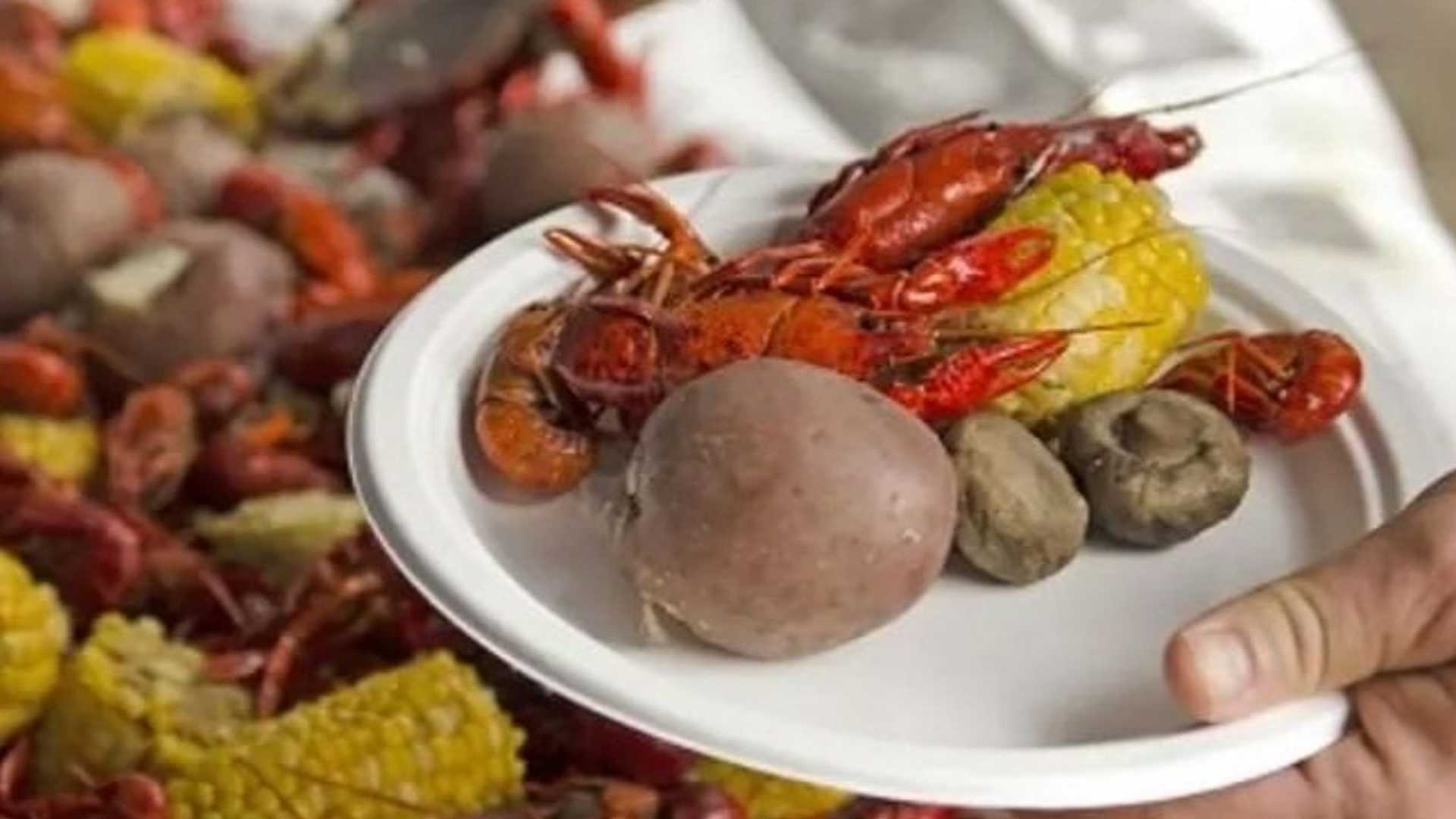 10 Secrets to Hosting the Ultimate Louisiana Crawfish Boil