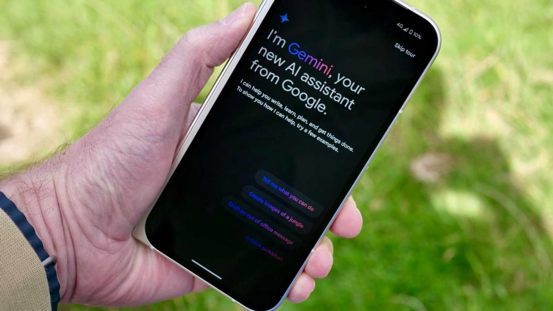 10 Reasons Why Apple Intelligence Trumps Google Gemini