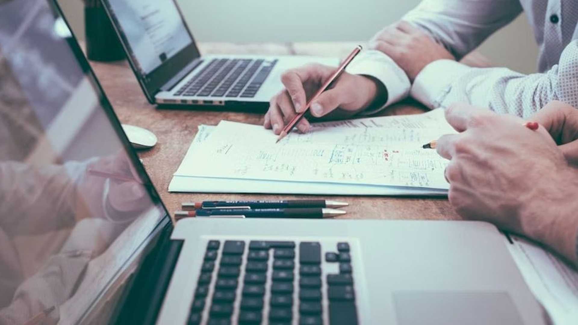 AI in India: Companies Tread with Caution but Implement ChatGPT