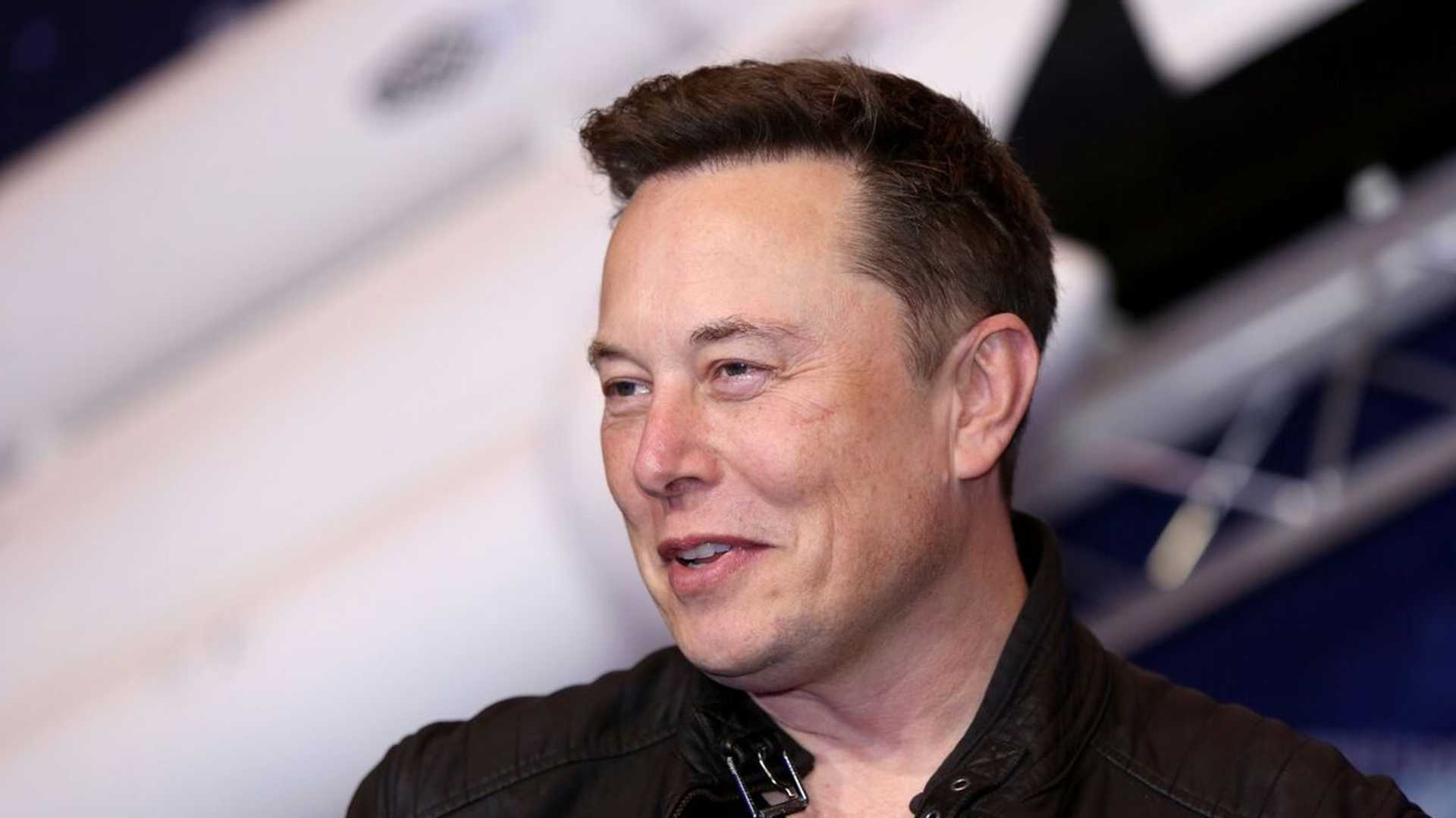 Elon Musk Is Creating a Third AI Option to Compete with Microsoft and Google