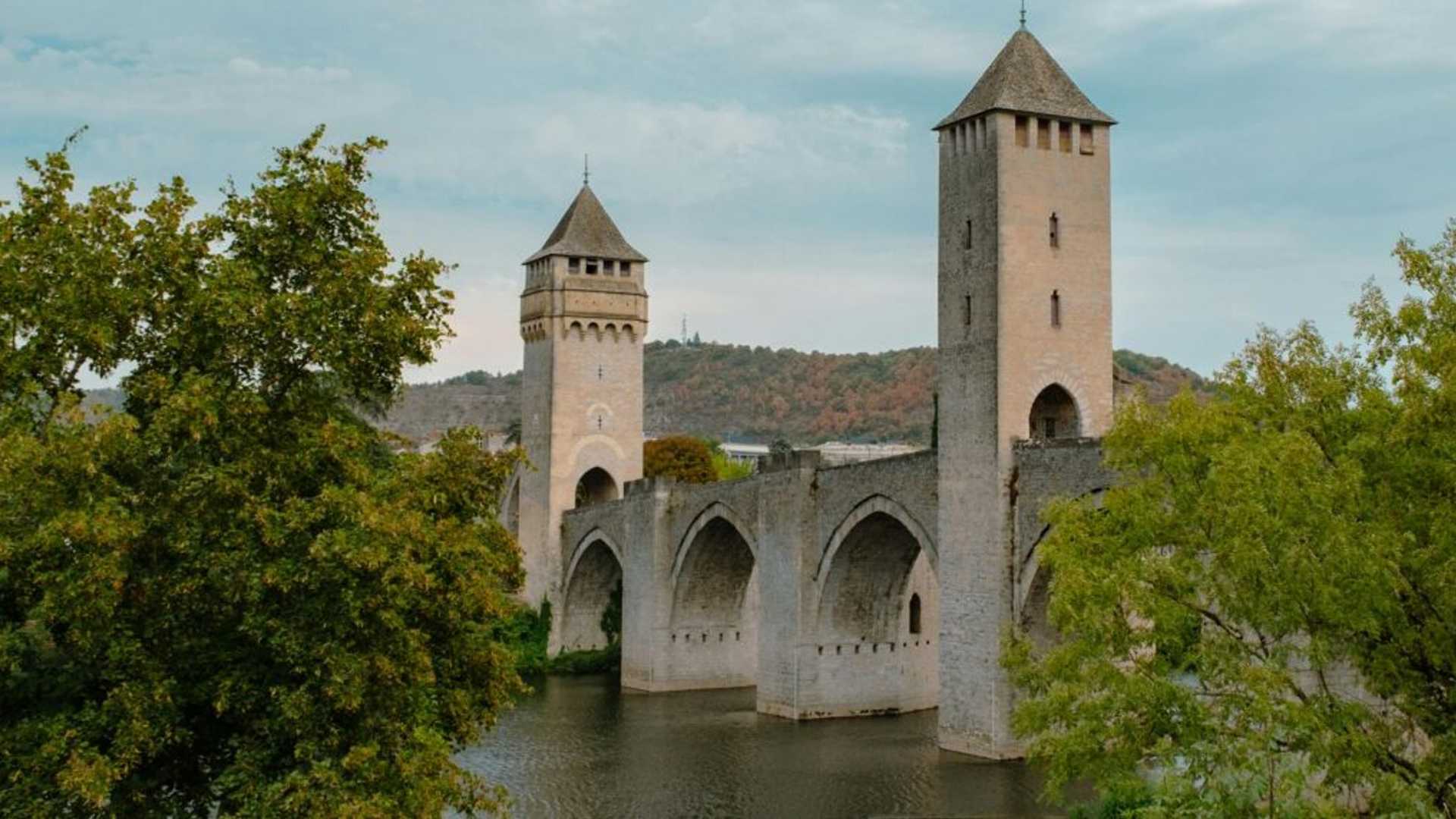 Revolutionizing EV Shopping with Artificial Intelligence - Fusion Chat