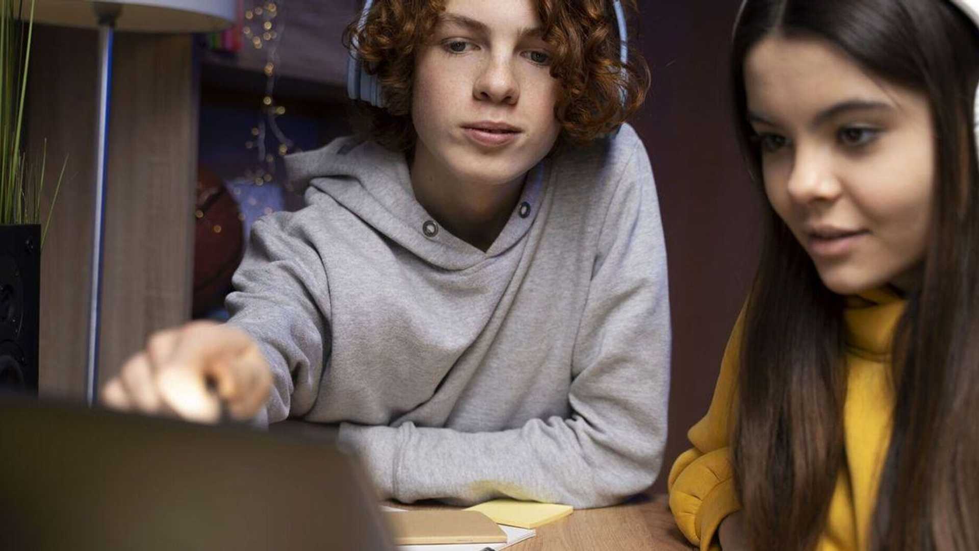 ChatGPT in Education: Do Students Score Lower on Tests?