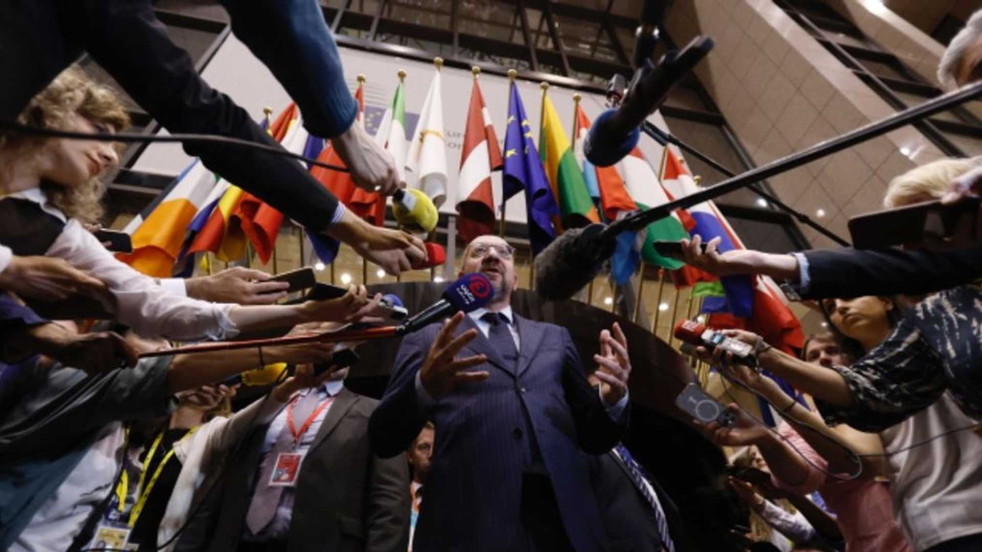 7 Trending News Consumption Habits You Need to Know