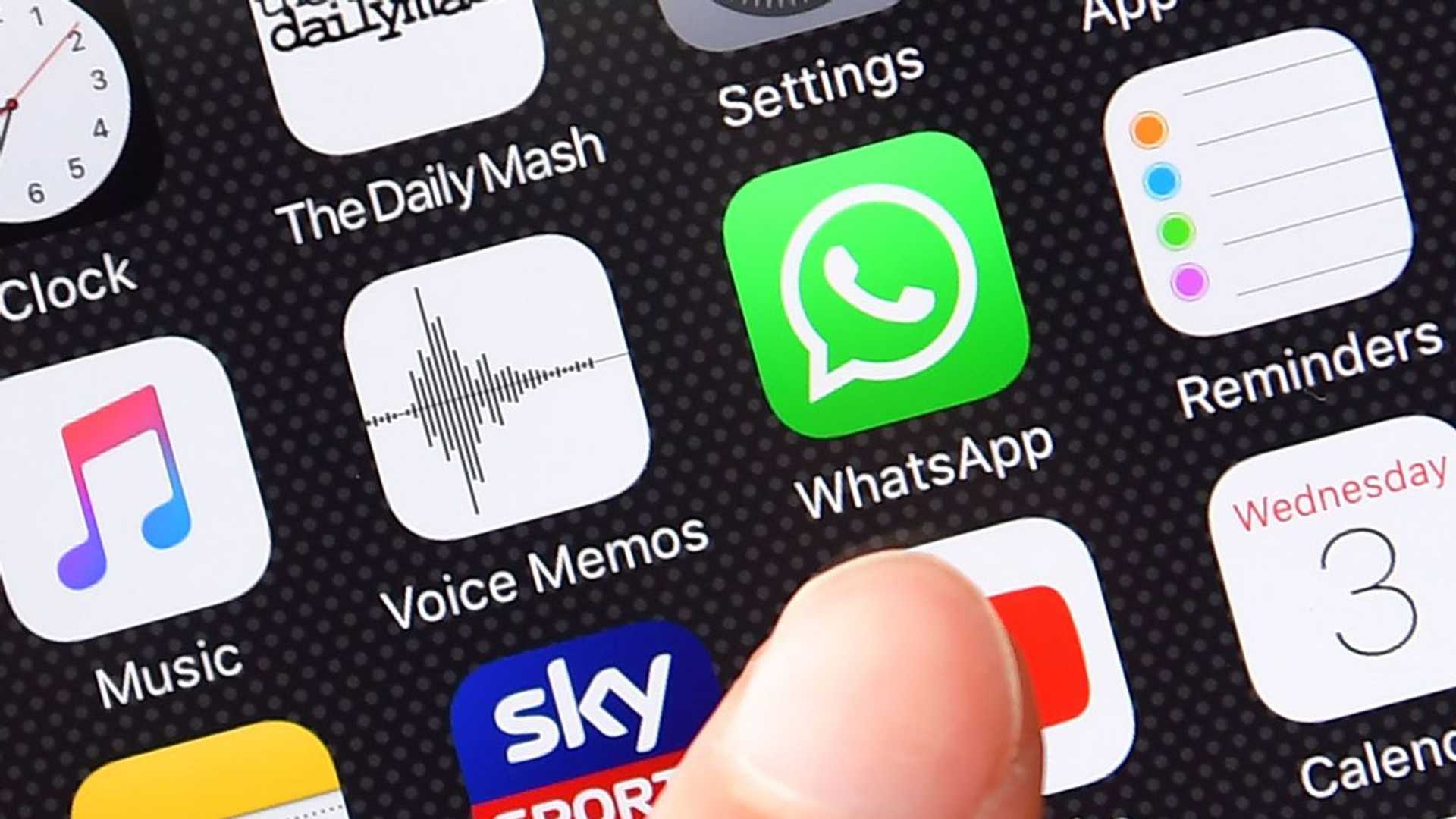 10 Catchy Titles for WhatsApp's New AI Integration